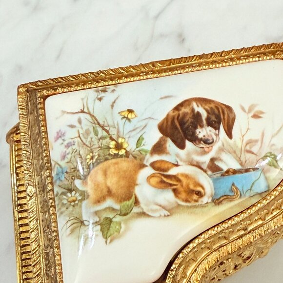 Vintage Hollywood Regency Music box with Puppy and Bunny - Picture 10 of 13
